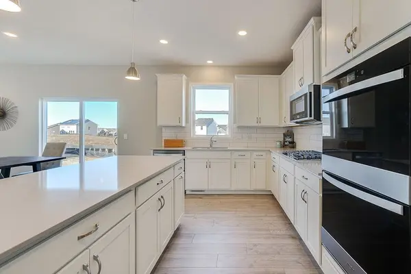 1716 Oak Creek PASS, Chaska, MN 55318