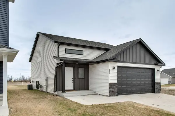 7052 Benji LN, Horace, ND 58047