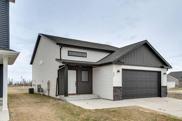 7052 Benji LN, Horace, ND 58047