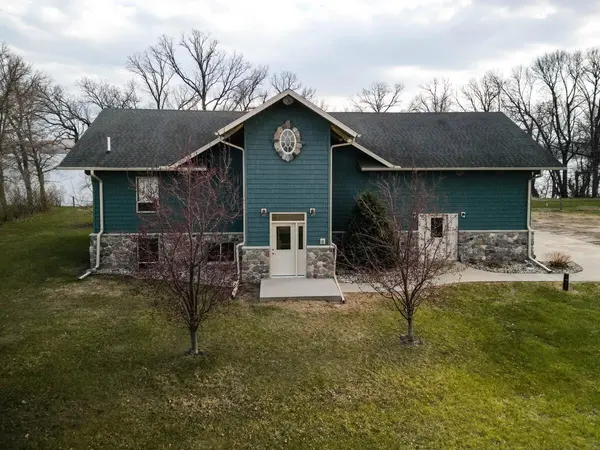 48484 Flicker LN, Ottertail, MN 56571
