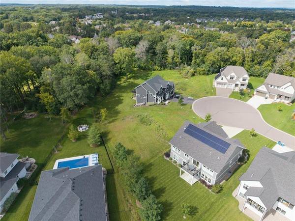 11732 Azure CIR, Inver Grove Heights, MN 55077