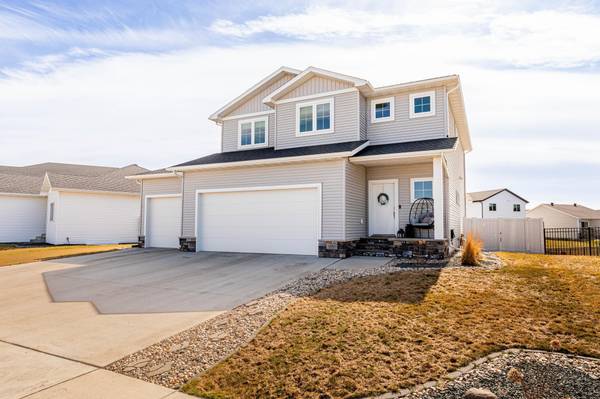 5488 11th ST W, West Fargo, ND 58078