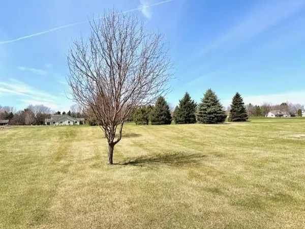 2015 Highland CIR E, Mora, MN 55051