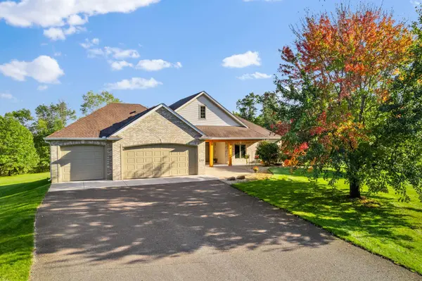 39541 Eastwood AVE, North Branch, MN 55056