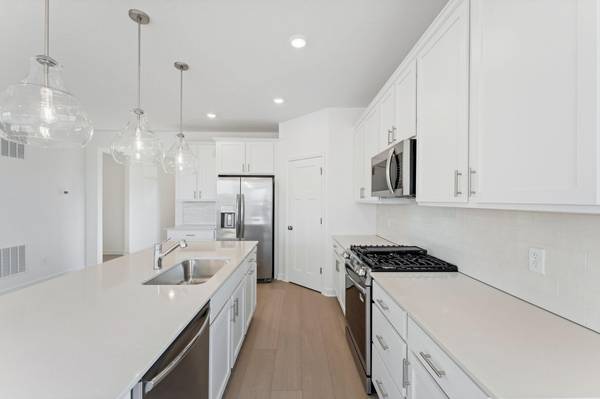 2147 Pepin DR, Lino Lakes, MN 55038