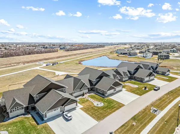 5900 31st ST S, Fargo, ND 58104