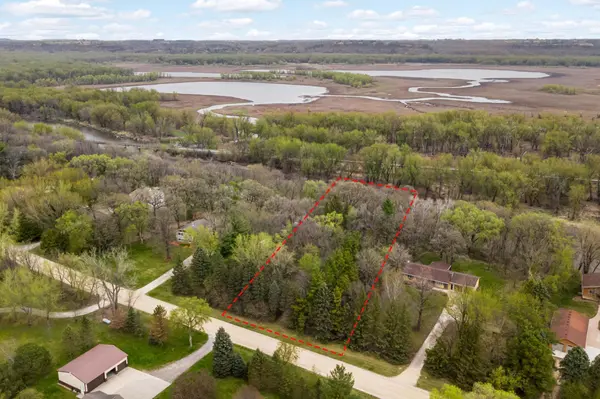 17624 Blackbird TRL, Hastings, MN 55033