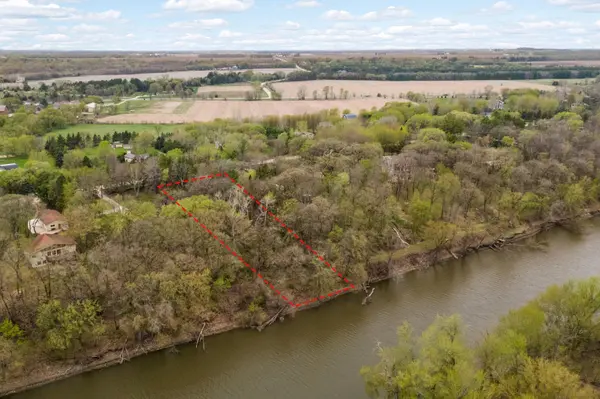 17624 Blackbird TRL, Hastings, MN 55033