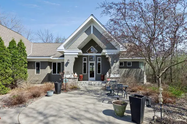 23171 Woodland Ridge DR, Lakeville, MN 55044