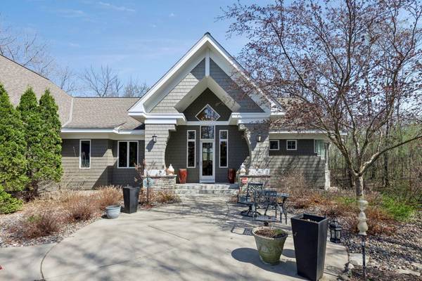 23171 Woodland Ridge DR, Lakeville, MN 55044