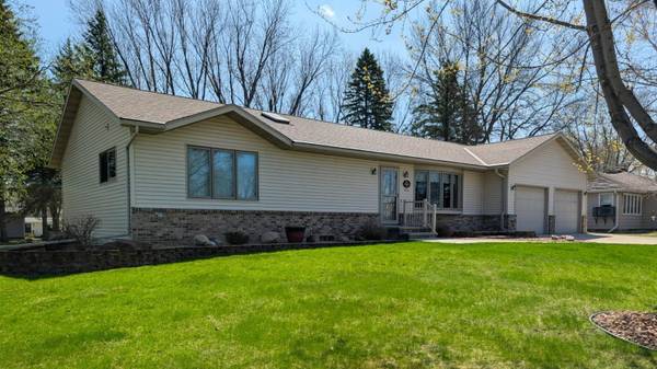 1636 N 4th ST, Montevideo, MN 56265