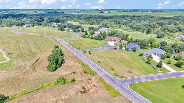 213 Savannah Heights CIR, Lynd, MN 56157
