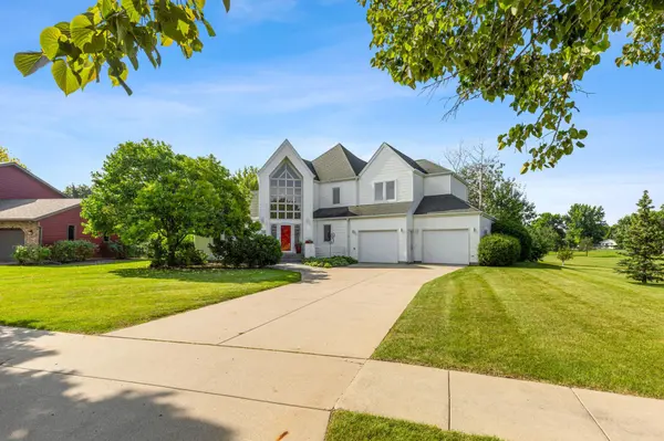 2878 Lilac LN N, Fargo, ND 58102