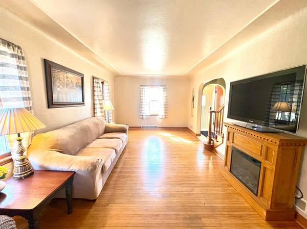 608 N 6th ST, Montevideo, MN 56265