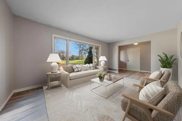 101 Mapleridge DR, Mankato, MN 56001