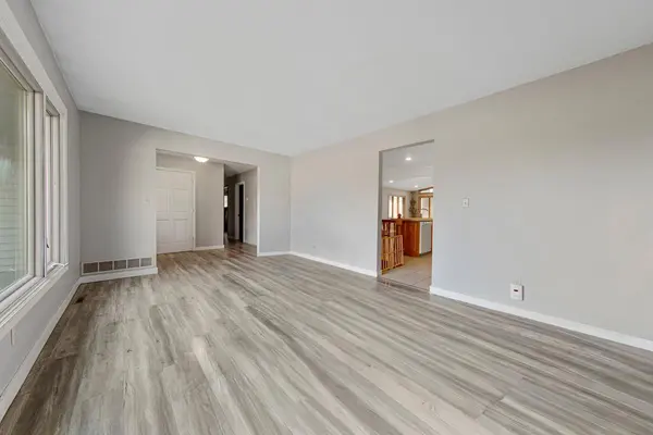 101 Mapleridge DR, Mankato, MN 56001
