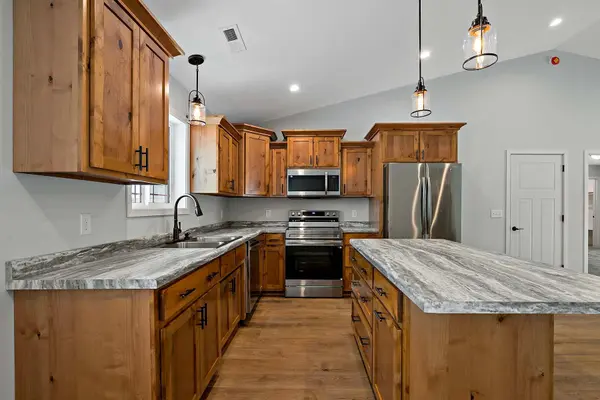 425 4th AVE SE, Saint Joseph, MN 56374