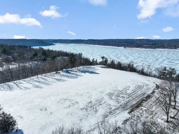 258 Salishan DR, Hudson, WI 54016