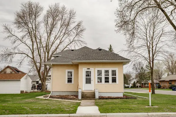 612 W Brooks ST, Arlington, MN 55307