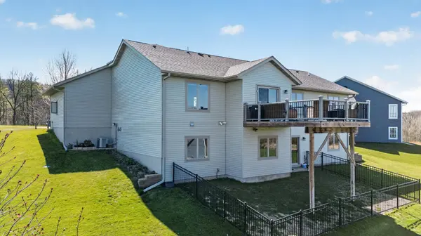 105 Hillwood DR, Lake City, MN 55041