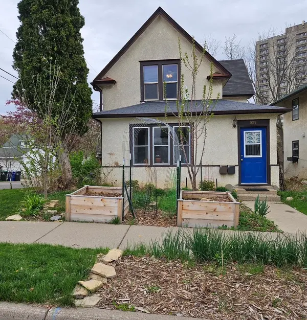 998 Jameson ST, Saint Paul, MN 55103
