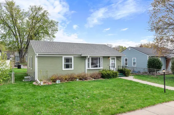 1675 Iowa AVE E, Saint Paul, MN 55106