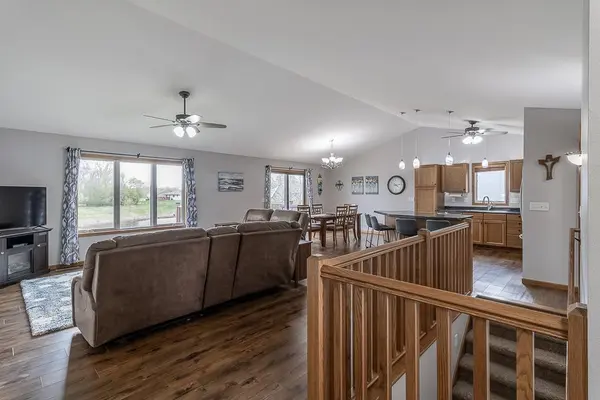 201 Pebble Creek DR, Mankato, MN 56001