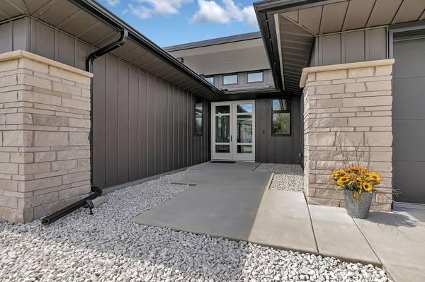 2137 Tamarack DR, Saint Cloud, MN 56301
