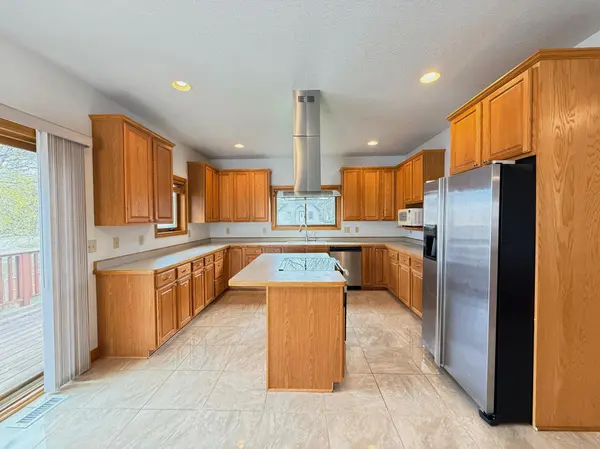 676 12th AVE NW, New Brighton, MN 55112
