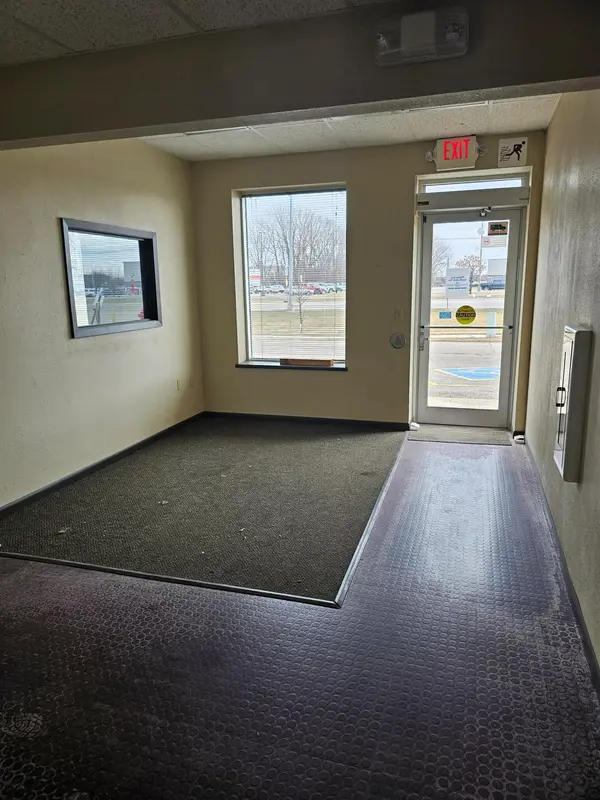 2401 & 2424 1st ST S, Willmar, MN 56201