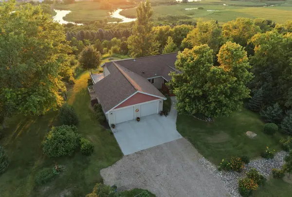 20799 457th AVE, Morris, MN 56267