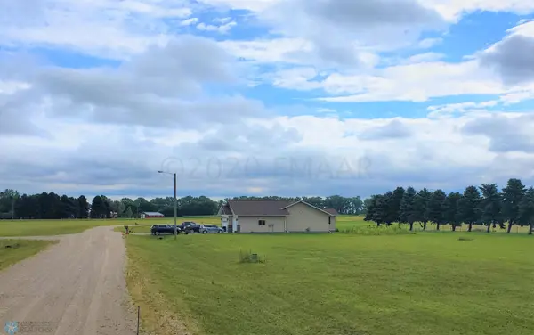 514 SEBENS DR, Milnor, ND 58060