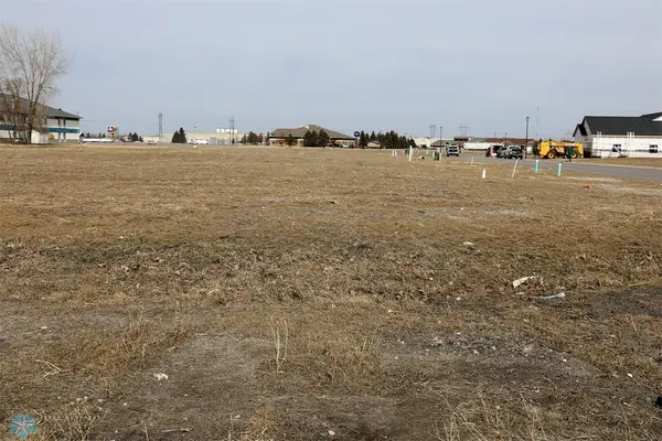 1769 MAGNOLIA CT, Wahpeton, ND 58075