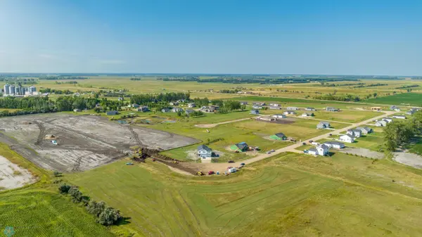707 LORRAINE WAY, Colfax, ND 58018