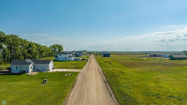 704 LORRAINE WAY, Colfax, ND 58018