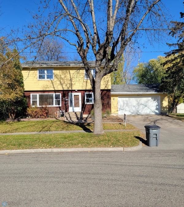 802 11TH AVE N, Moorhead, MN 56560