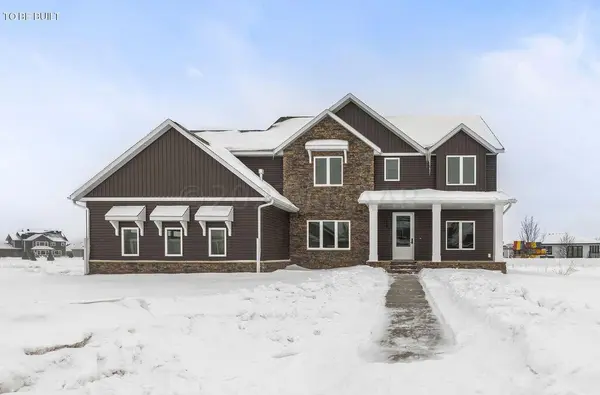 2836 RIVERS BEND DR E, West Fargo, ND 58078