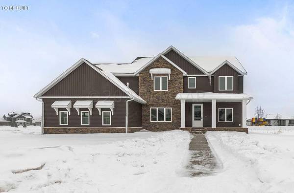 2836 RIVERS BEND DR E, West Fargo, ND 58078