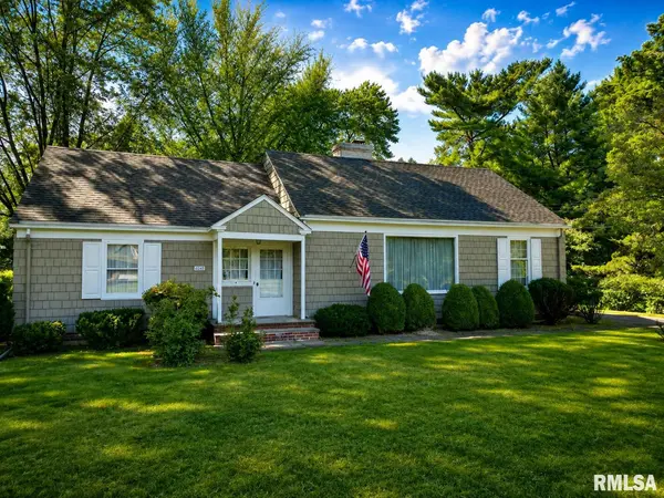 6045 N WICKWOOD RD, Peoria, IL 61614