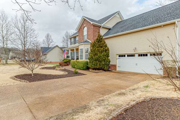 2586 Milton Ln, Thompsons Station, TN 37179
