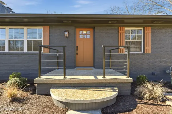 8008 W Cliff Drive, Knoxville, TN 37909