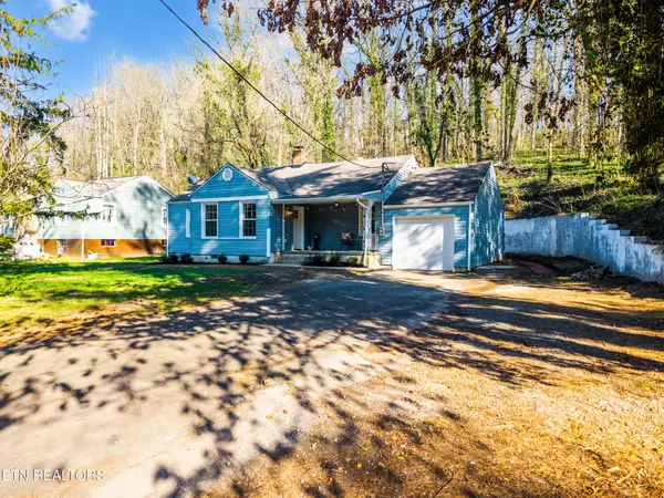 120 Stone Rd, Knoxville, TN 37920