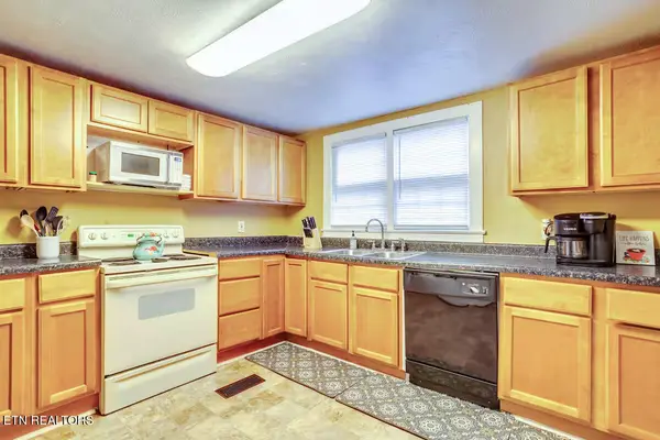 4421 Ellen St, Knoxville, TN 37920