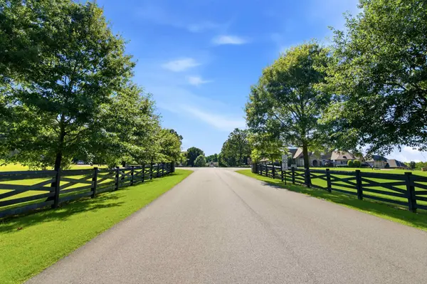40 KINGSBURY CV, Eads, TN 38028