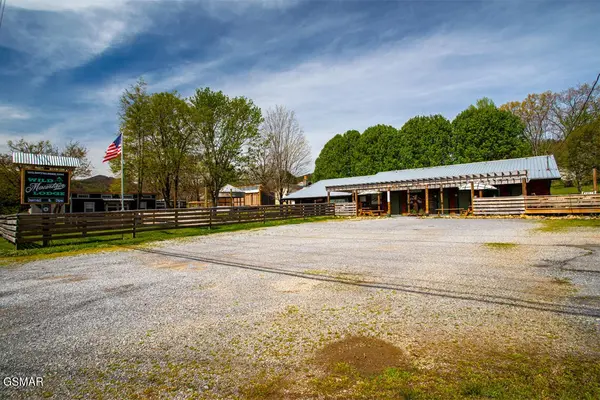 3804 Wears Valley Road, Sevierville, TN 37862