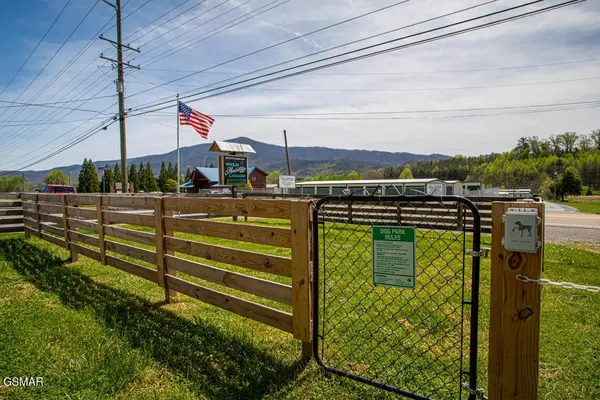 3804 Wears Valley Road, Sevierville, TN 37862