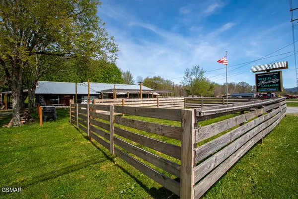 3804 Wears Valley Road, Sevierville, TN 37862