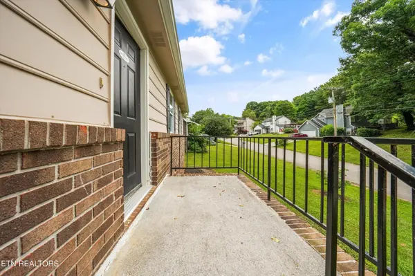10725 Bell Valley Drive, Knoxville, TN 37934