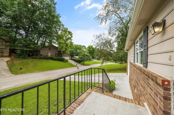 10725 Bell Valley Drive, Knoxville, TN 37934