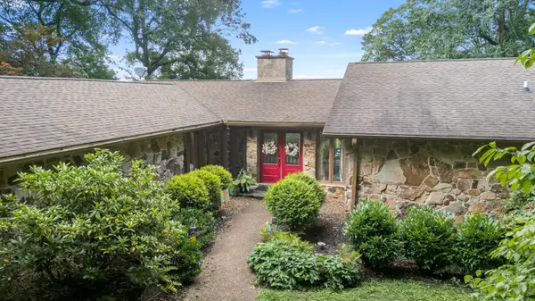 569 Haynes Rd, Sewanee, TN 37375